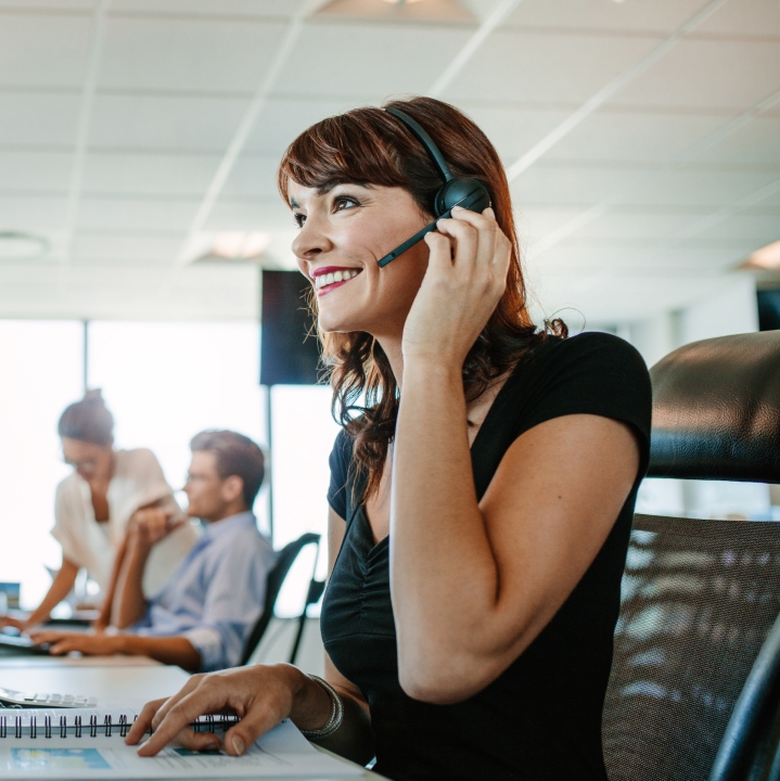 tile-woman-call-centre-B2B-Q1-2024_AdobeStock_163000260.jpg