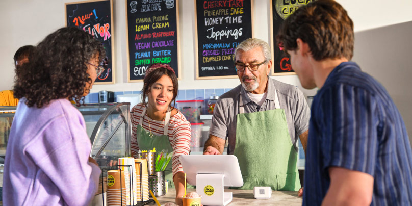 Full| customers-making-purchasing-in-a-store