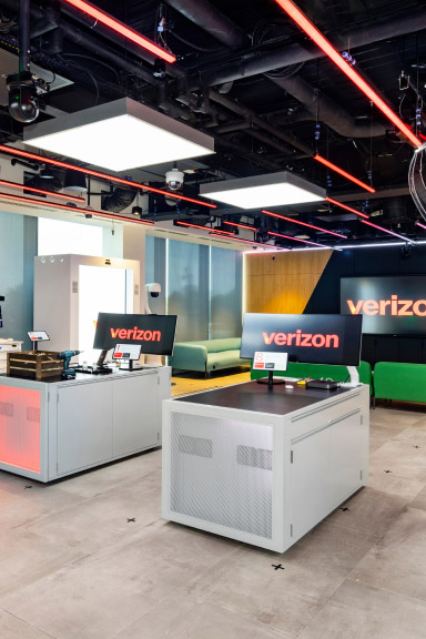 verizon-hub-discover-screens-front.jpg